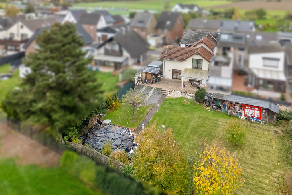 Gütelhöfer Immobilien - Immobilienangebot - Rheinbach / Oberdress - Alle - NEUER PREIS! Großzügiges Einfamilienhaus mit großem Garten, Einbauküche und viel Potenzial