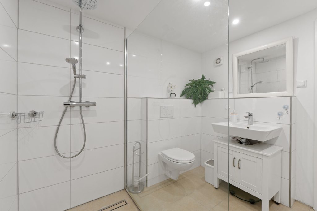 Gütelhöfer Immobilien - Immobilienangebot - Rheinbach / Oberdress - Alle - NEUER PREIS! Großzügiges Einfamilienhaus mit großem Garten, Einbauküche und viel Potenzial