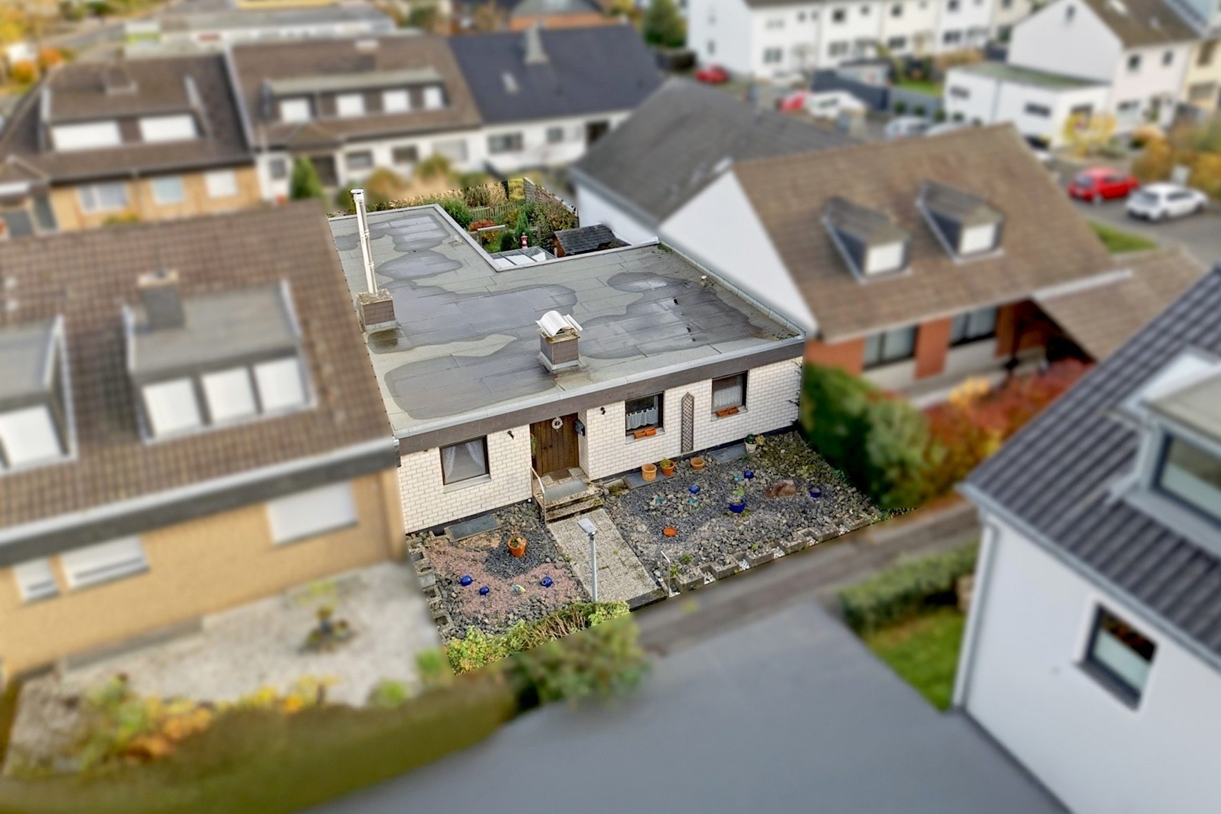 Gütelhöfer Immobilien - Immobilienangebot - Bornheim / Sechtem - Alle - NEUER PREIS! Bezugsfreier Reihenbungalow mit Garage und viel Potenzial in beliebter Lage von Sechtem