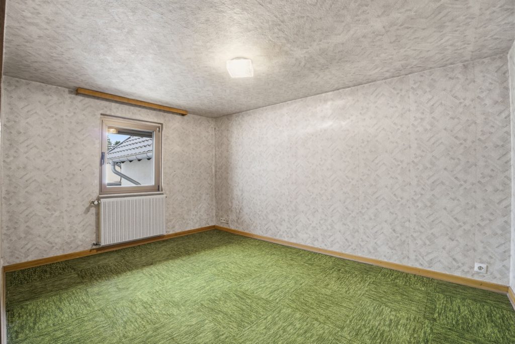 Gütelhöfer Immobilien - Immobilienangebot - Alfter / Witterschlick - Alle - Gemütliches Einfamilienhaus mit separater Zufahrt, Unterständen und Garage in Witterschlick