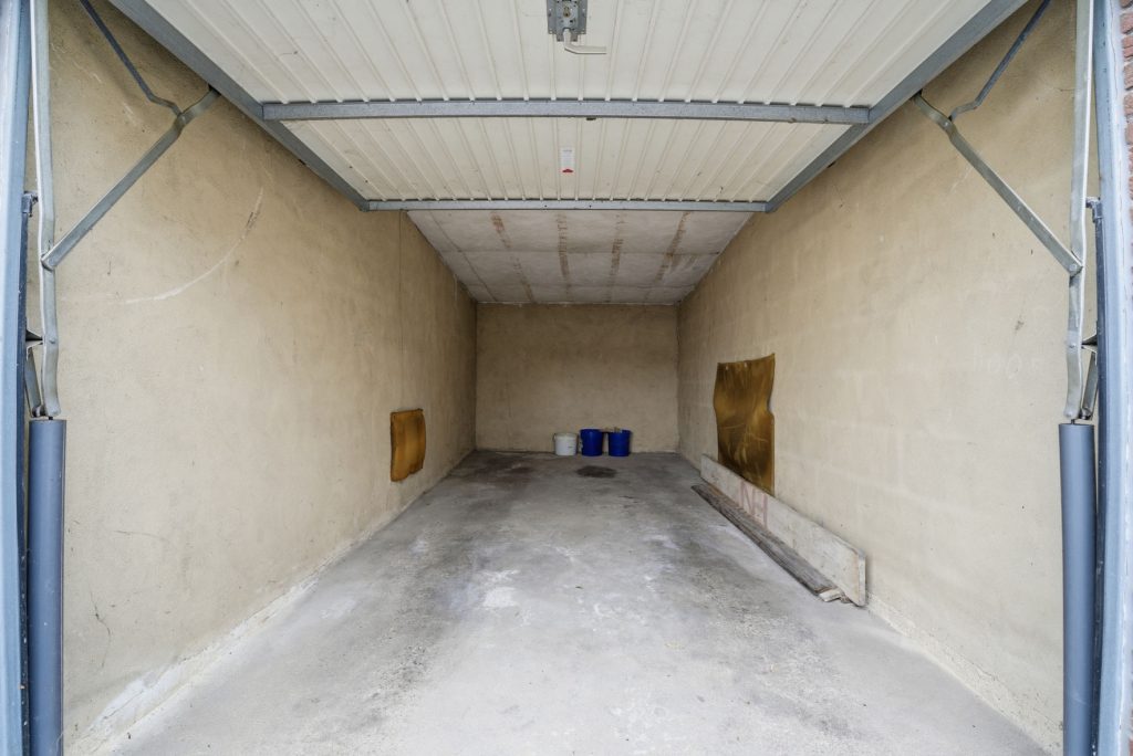 Gütelhöfer Immobilien - Immobilienangebot - Alfter / Witterschlick - Alle - Gemütliches Einfamilienhaus mit separater Zufahrt, Unterständen und Garage in Witterschlick