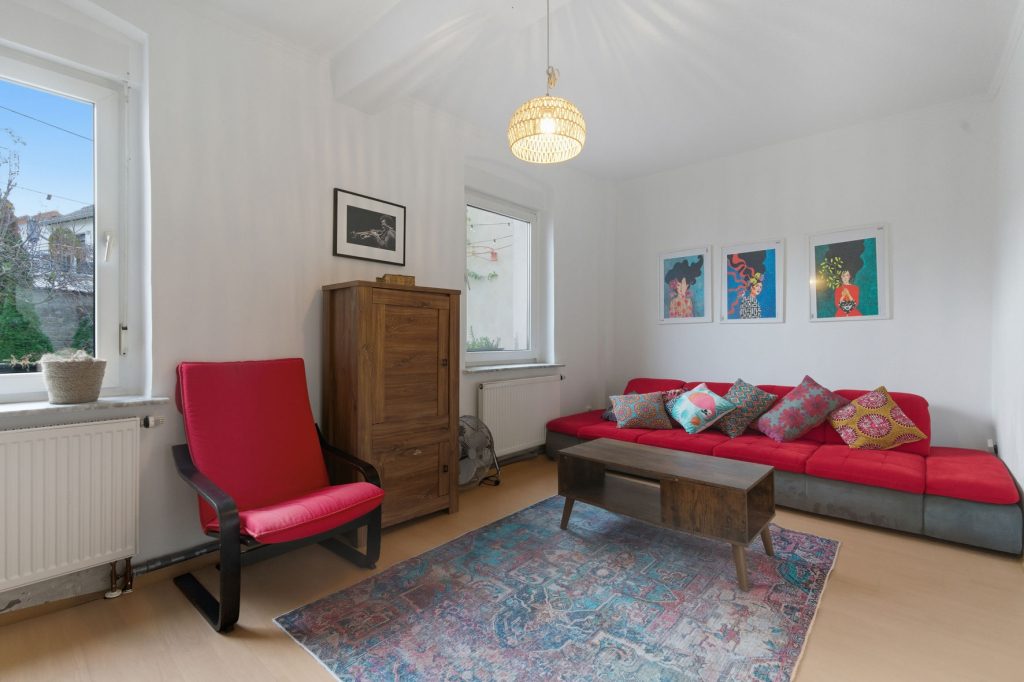 Gütelhöfer Immobilien - Immobilienangebot - Bornheim / Waldorf - Alle - NEUER PREIS! Geräumiges Reihenmittelhaus mit Garten und idealer Raumaufteilung in zentraler Lage