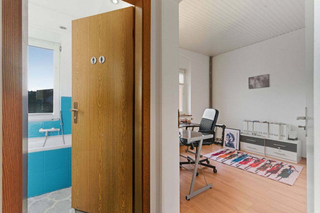 Gütelhöfer Immobilien - Immobilienangebot - Bornheim / Waldorf - Alle - NEUER PREIS! Geräumiges Reihenmittelhaus mit Garten und idealer Raumaufteilung in zentraler Lage