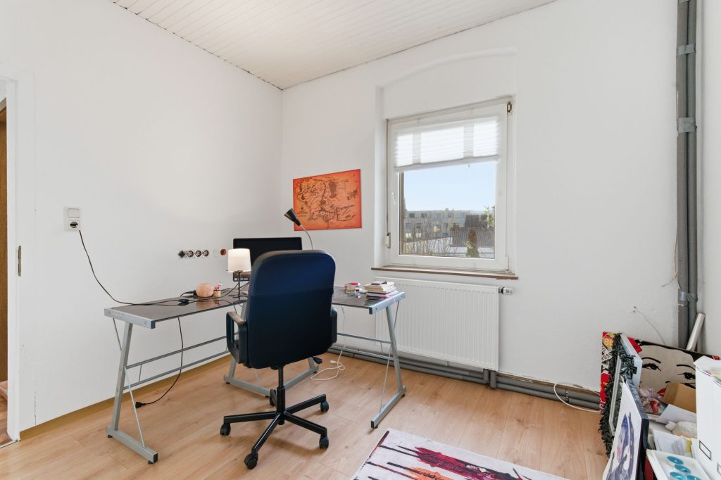 Gütelhöfer Immobilien - Immobilienangebot - Bornheim / Waldorf - Alle - NEUER PREIS! Geräumiges Reihenmittelhaus mit Garten und idealer Raumaufteilung in zentraler Lage