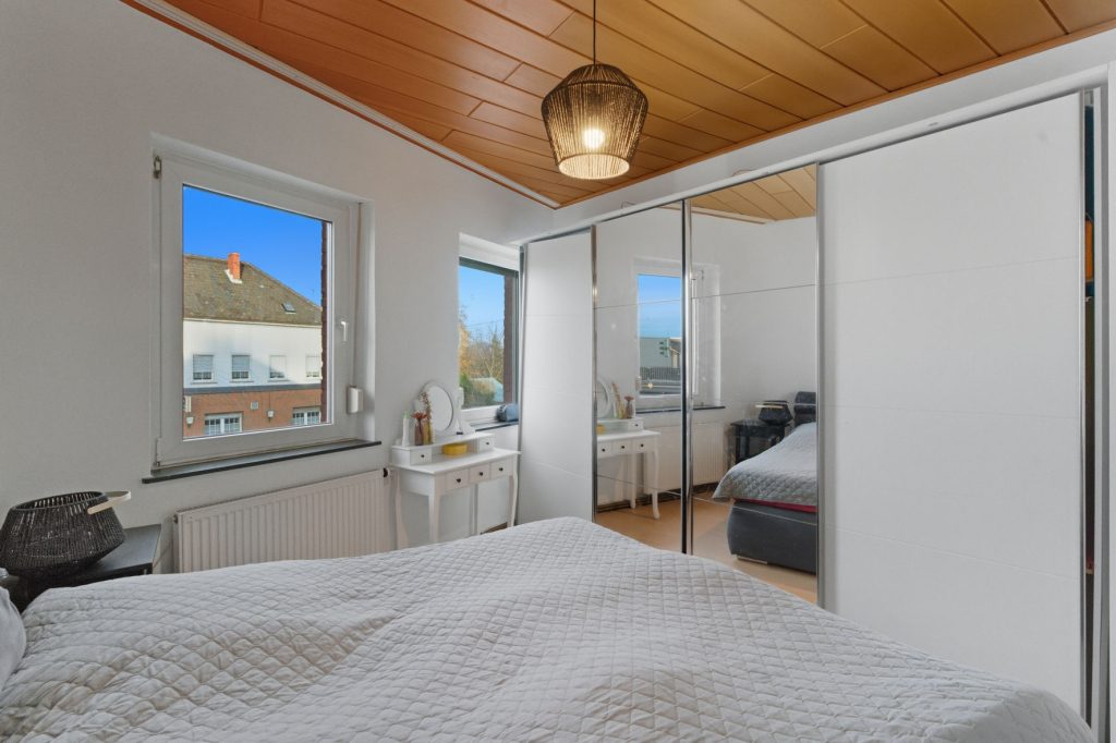Gütelhöfer Immobilien - Immobilienangebot - Bornheim / Waldorf - Alle - NEUER PREIS! Geräumiges Reihenmittelhaus mit Garten und idealer Raumaufteilung in zentraler Lage