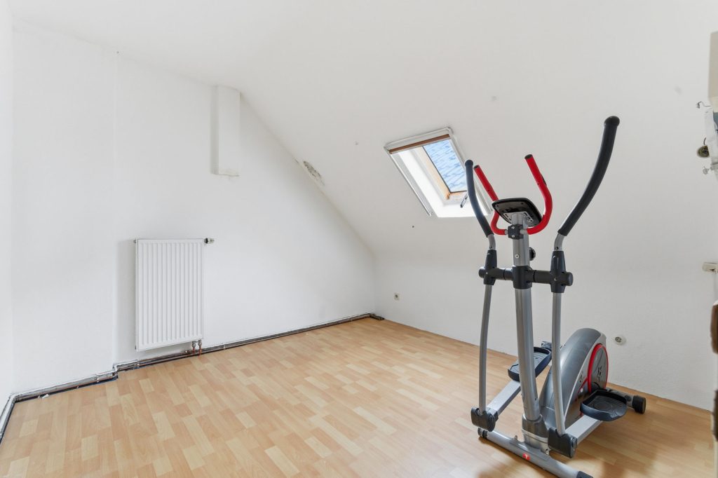 Gütelhöfer Immobilien - Immobilienangebot - Bornheim / Waldorf - Alle - NEUER PREIS! Geräumiges Reihenmittelhaus mit Garten und idealer Raumaufteilung in zentraler Lage