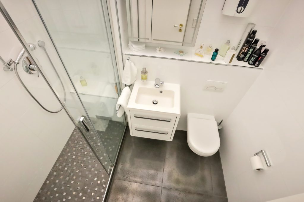 Gütelhöfer Immobilien - Immobilienangebot - Bonn / Alt-Godesberg - Alle - NEUER PREIS! Solide vermietet und möbliertes "Schmuckkästchen" mit Klima, Balkon und TG-Stellplatz