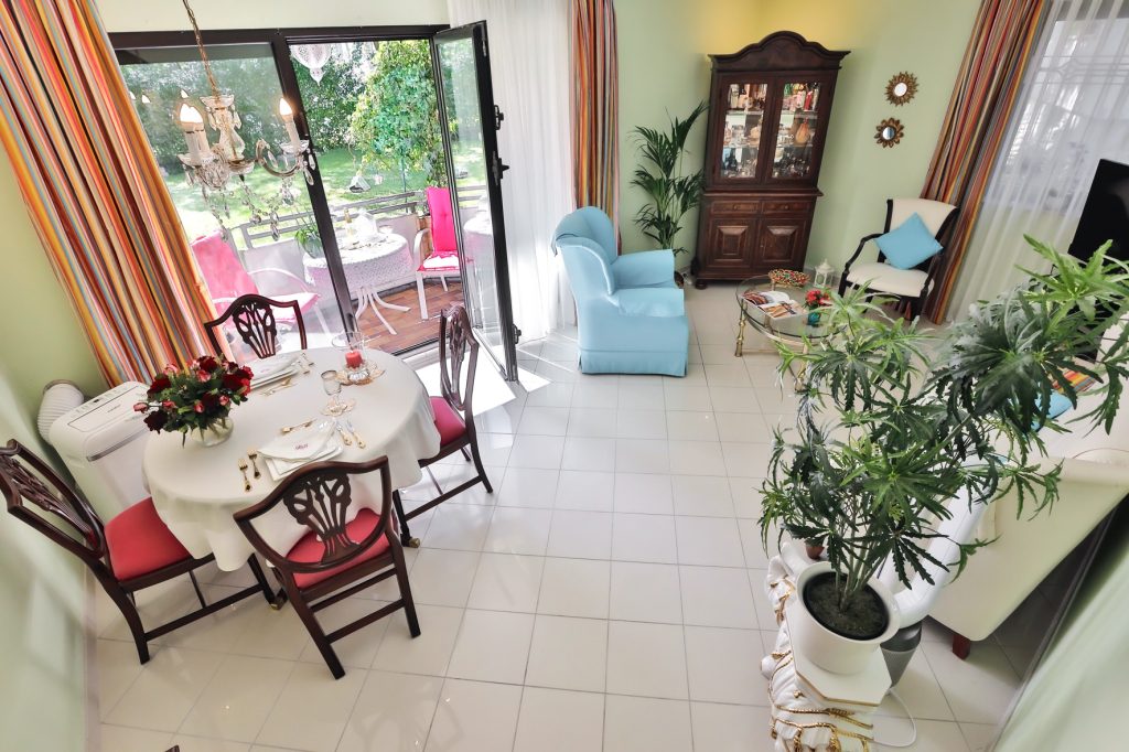 Gütelhöfer Immobilien - Immobilienangebot - Bonn / Alt-Godesberg - Alle - NEUER PREIS! Solide vermietet und möbliertes "Schmuckkästchen" mit Klima, Balkon und TG-Stellplatz