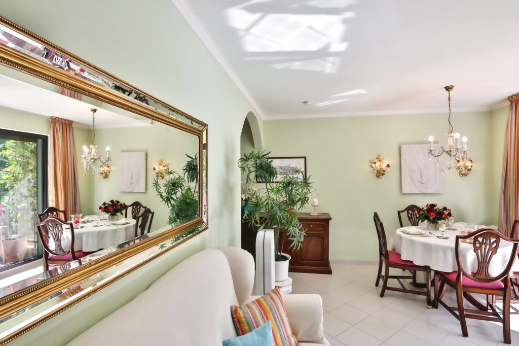 Gütelhöfer Immobilien - Immobilienangebot - Bonn / Alt-Godesberg - Alle - NEUER PREIS! Solide vermietet und möbliertes "Schmuckkästchen" mit Klima, Balkon und TG-Stellplatz