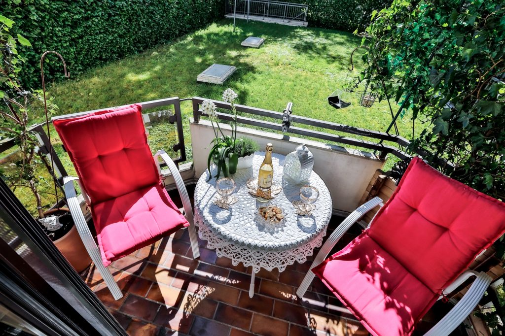 Gütelhöfer Immobilien - Immobilienangebot - Bonn / Alt-Godesberg - Alle - NEUER PREIS! Solide vermietet und möbliertes "Schmuckkästchen" mit Klima, Balkon und TG-Stellplatz