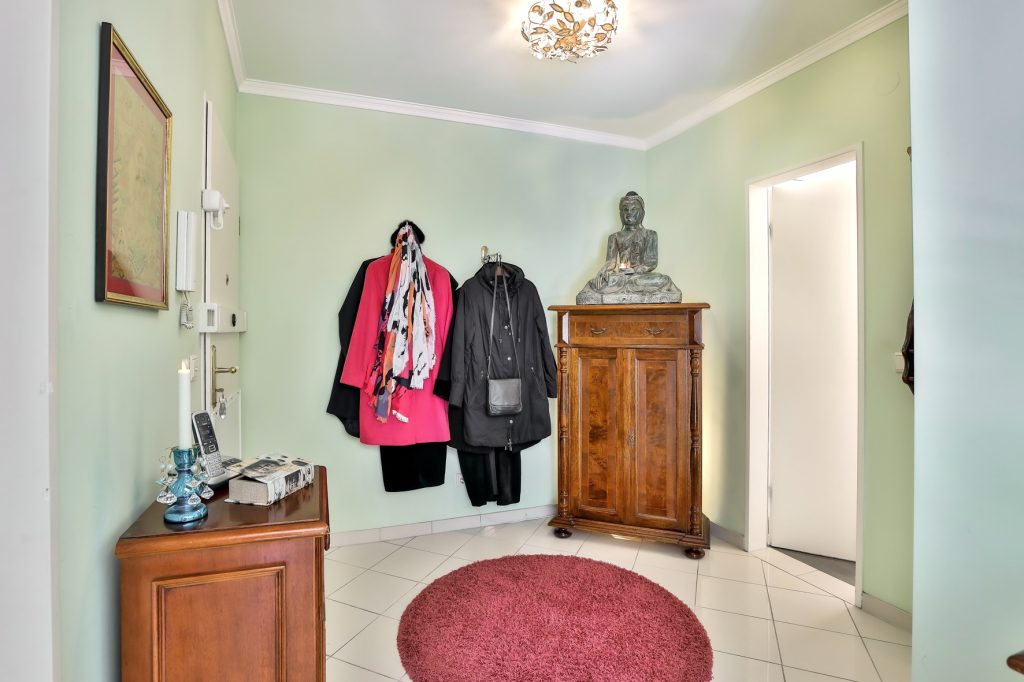 Gütelhöfer Immobilien - Immobilienangebot - Bonn / Alt-Godesberg - Alle - NEUER PREIS! Solide vermietet und möbliertes "Schmuckkästchen" mit Klima, Balkon und TG-Stellplatz