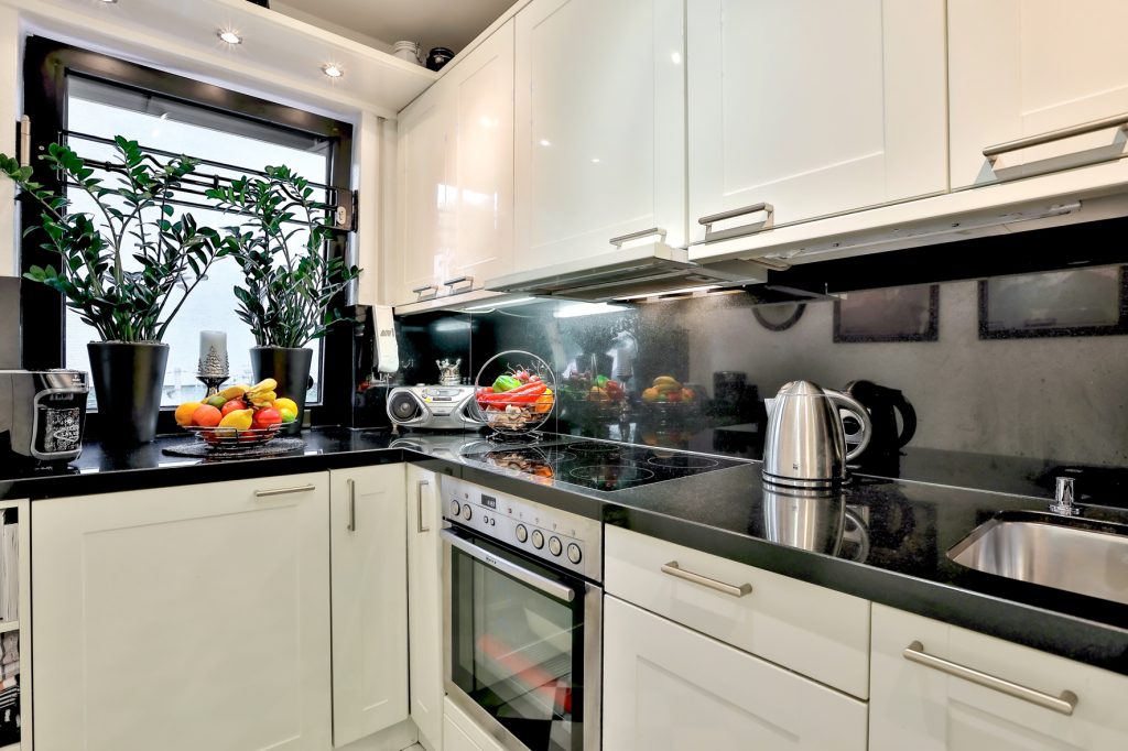 Gütelhöfer Immobilien - Immobilienangebot - Bonn / Alt-Godesberg - Alle - NEUER PREIS! Solide vermietet und möbliertes "Schmuckkästchen" mit Klima, Balkon und TG-Stellplatz