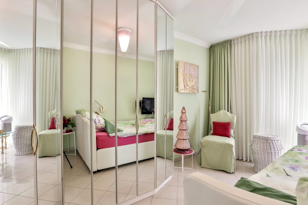 Gütelhöfer Immobilien - Immobilienangebot - Bonn / Alt-Godesberg - Alle - NEUER PREIS! Solide vermietet und möbliertes "Schmuckkästchen" mit Klima, Balkon und TG-Stellplatz