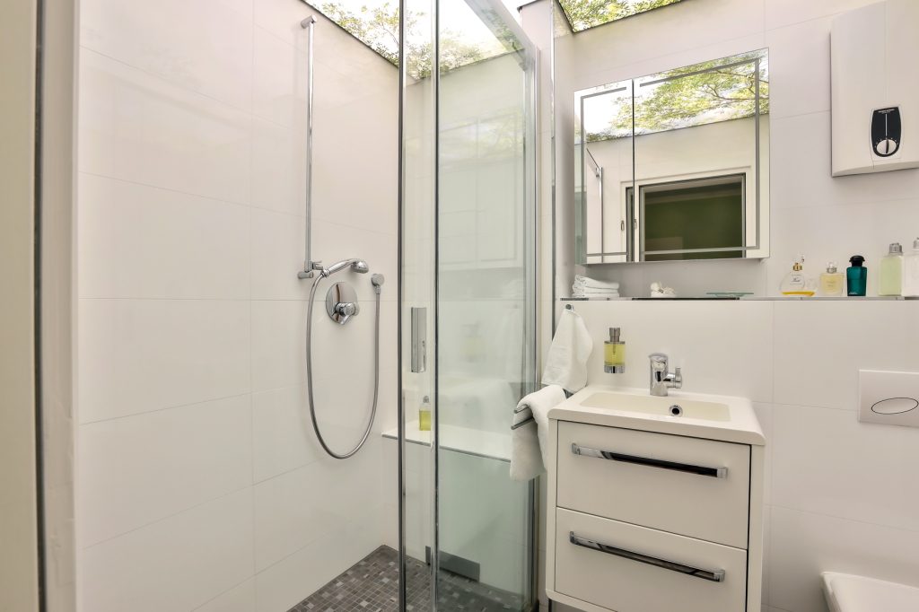 Gütelhöfer Immobilien - Immobilienangebot - Bonn / Alt-Godesberg - Alle - NEUER PREIS! Solide vermietet und möbliertes "Schmuckkästchen" mit Klima, Balkon und TG-Stellplatz
