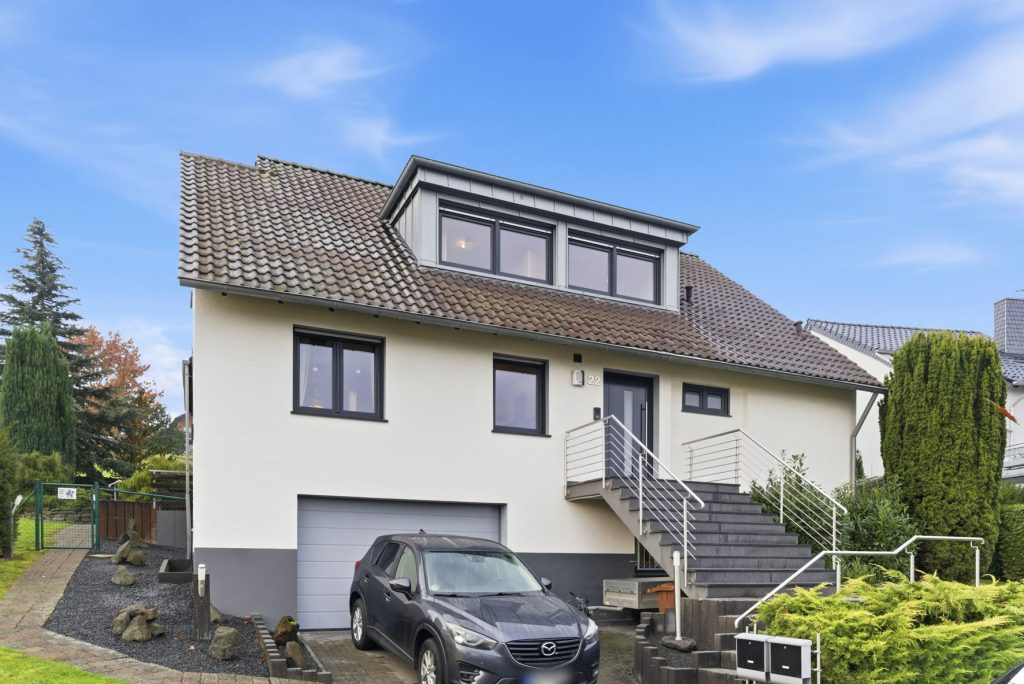 Gütelhöfer Immobilien - Immobilienangebot - Bornheim / Hemmerich - Alle - Platz für 2 Generationen! Großzügiges Einfamilienhaus mit Einliegerwohnung auf 2.244m² Grund