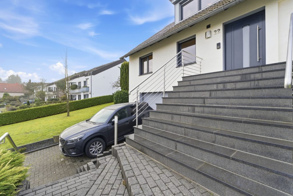 Gütelhöfer Immobilien - Immobilienangebot - Bornheim / Hemmerich - Alle - Platz für 2 Generationen! Großzügiges Einfamilienhaus mit Einliegerwohnung auf 2.244m² Grund