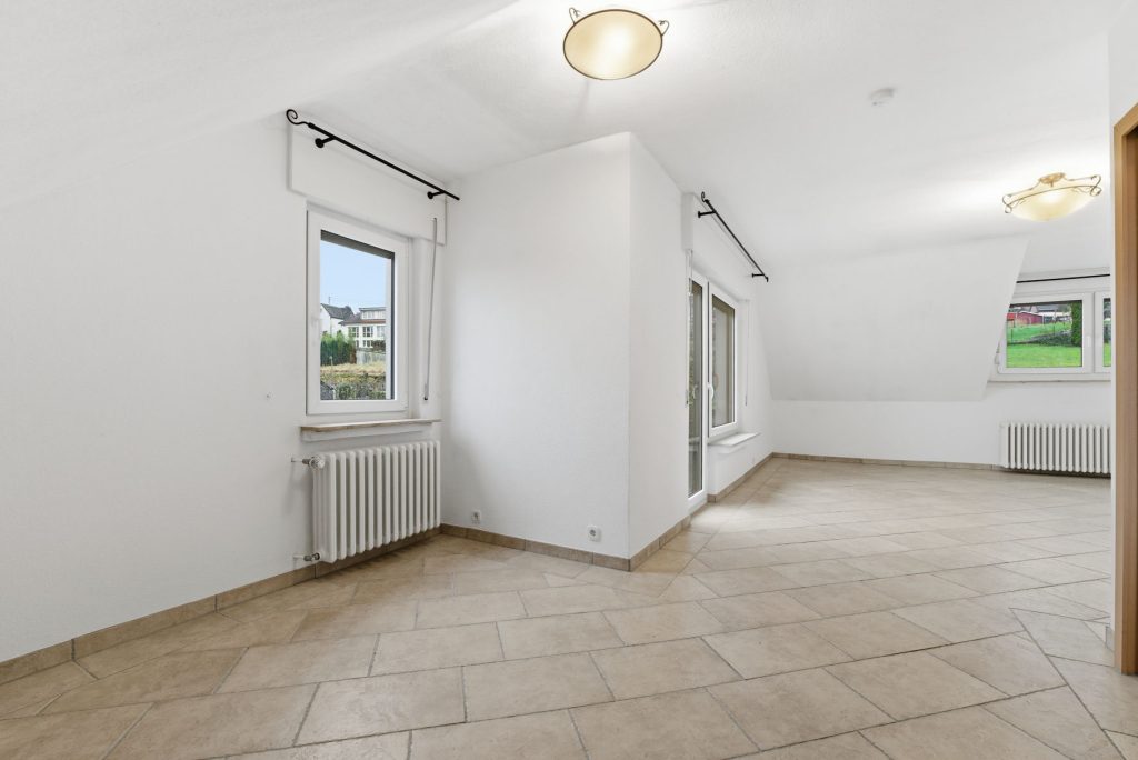 Gütelhöfer Immobilien - Immobilienangebot - Bornheim / Hemmerich - Alle - Platz für 2 Generationen! Großzügiges Einfamilienhaus mit Einliegerwohnung auf 2.244m² Grund