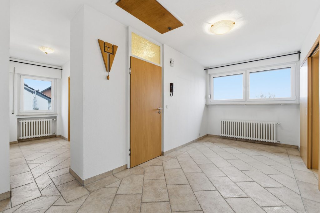 Gütelhöfer Immobilien - Immobilienangebot - Bornheim / Hemmerich - Alle - Platz für 2 Generationen! Großzügiges Einfamilienhaus mit Einliegerwohnung auf 2.244m² Grund