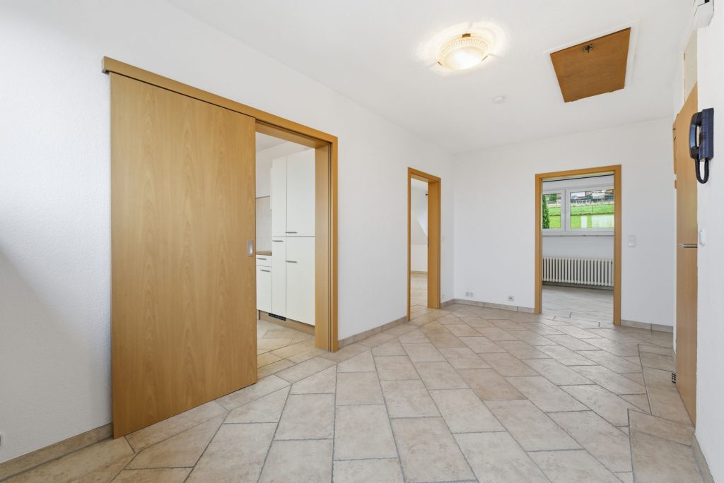 Gütelhöfer Immobilien - Immobilienangebot - Bornheim / Hemmerich - Alle - Platz für 2 Generationen! Großzügiges Einfamilienhaus mit Einliegerwohnung auf 2.244m² Grund