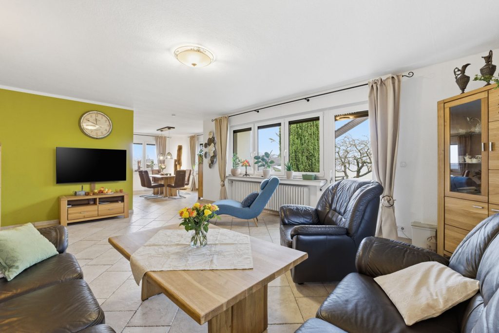 Gütelhöfer Immobilien - Immobilienangebot - Bornheim / Hemmerich - Alle - Platz für 2 Generationen! Großzügiges Einfamilienhaus mit Einliegerwohnung auf 2.244m² Grund