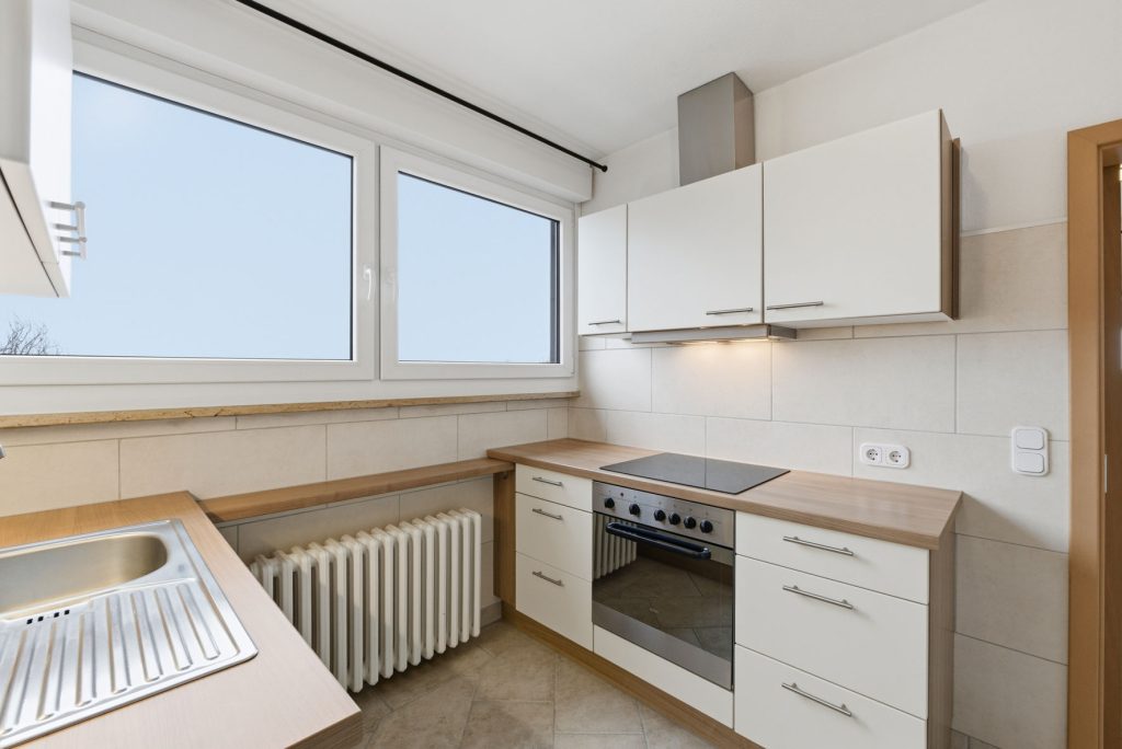 Gütelhöfer Immobilien - Immobilienangebot - Bornheim / Hemmerich - Alle - Platz für 2 Generationen! Großzügiges Einfamilienhaus mit Einliegerwohnung auf 2.244m² Grund