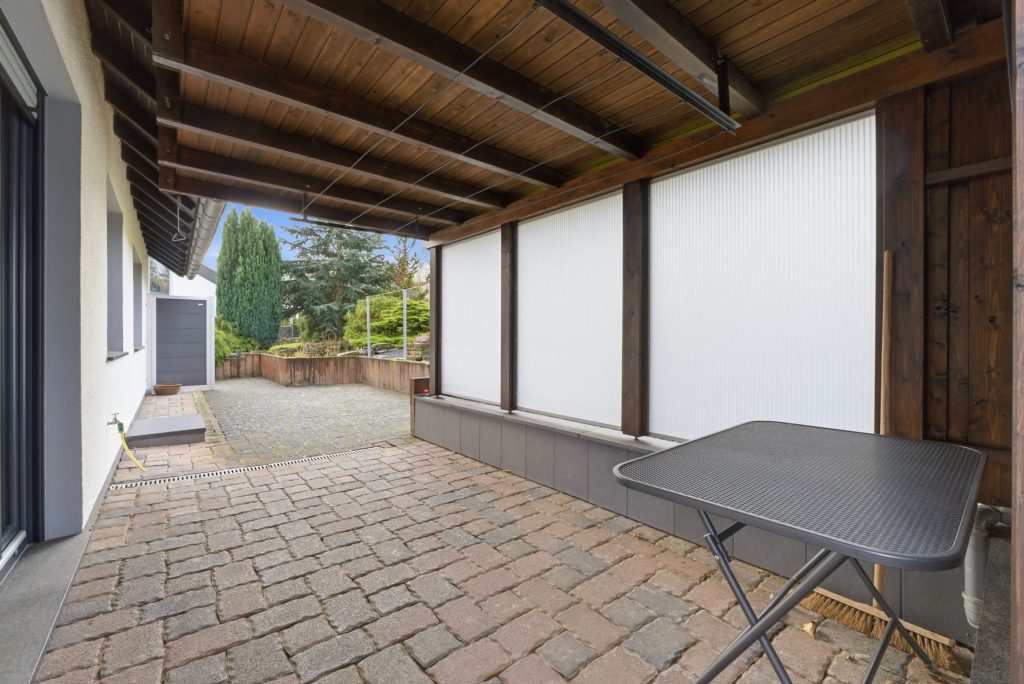 Gütelhöfer Immobilien - Immobilienangebot - Bornheim / Hemmerich - Alle - Platz für 2 Generationen! Großzügiges Einfamilienhaus mit Einliegerwohnung auf 2.244m² Grund