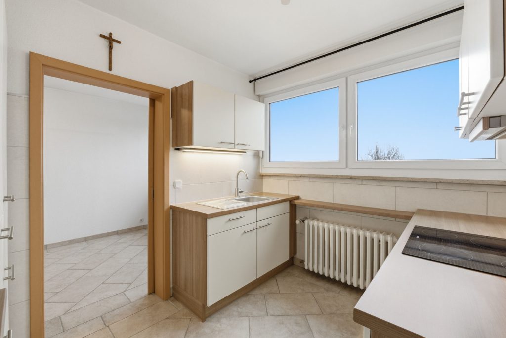 Gütelhöfer Immobilien - Immobilienangebot - Bornheim / Hemmerich - Alle - Platz für 2 Generationen! Großzügiges Einfamilienhaus mit Einliegerwohnung auf 2.244m² Grund