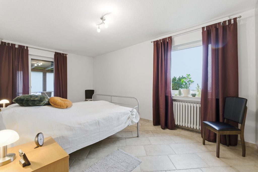 Gütelhöfer Immobilien - Immobilienangebot - Bornheim / Hemmerich - Alle - Platz für 2 Generationen! Großzügiges Einfamilienhaus mit Einliegerwohnung auf 2.244m² Grund