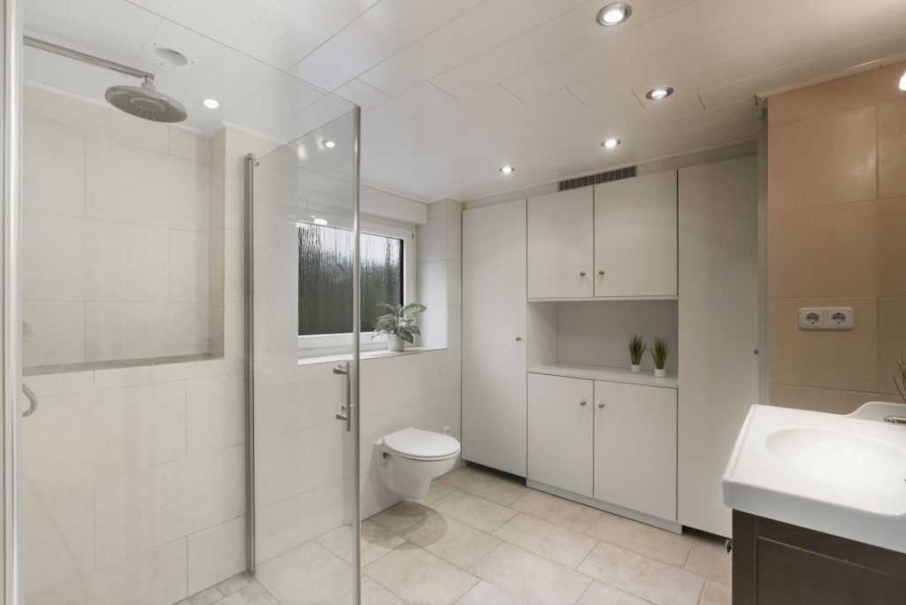 Gütelhöfer Immobilien - Immobilienangebot - Bornheim / Hemmerich - Alle - Platz für 2 Generationen! Großzügiges Einfamilienhaus mit Einliegerwohnung auf 2.244m² Grund
