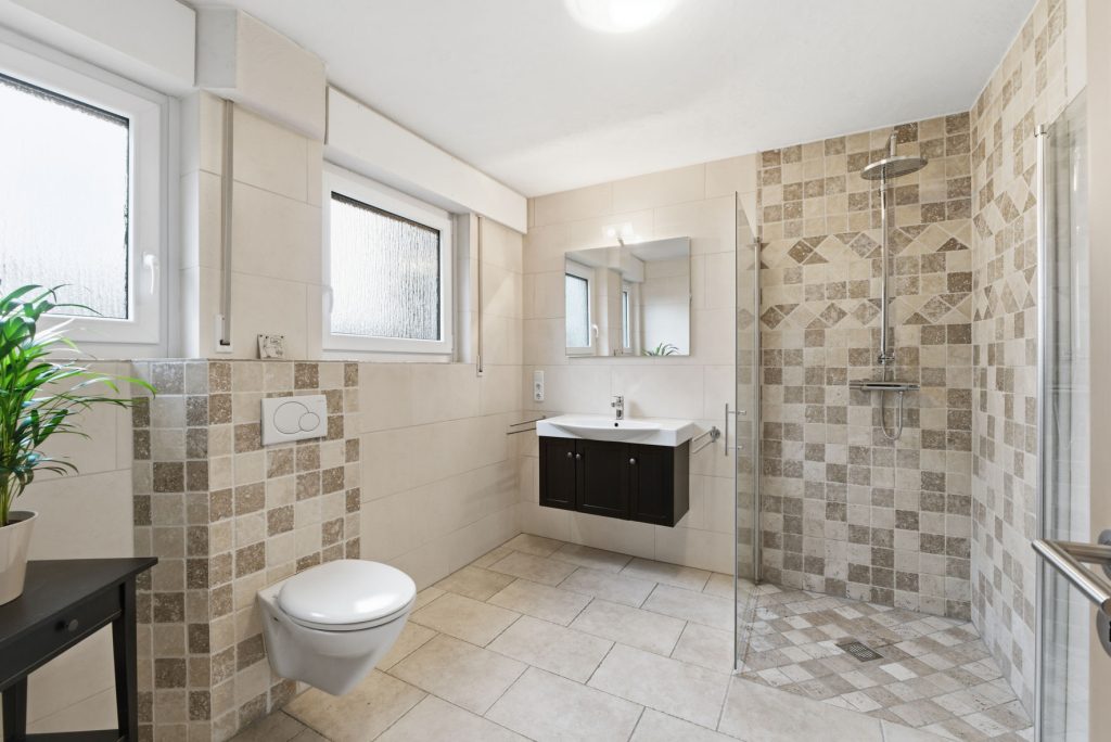 Gütelhöfer Immobilien - Immobilienangebot - Bornheim / Hemmerich - Alle - Platz für 2 Generationen! Großzügiges Einfamilienhaus mit Einliegerwohnung auf 2.244m² Grund