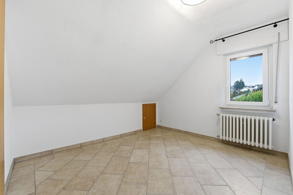 Gütelhöfer Immobilien - Immobilienangebot - Bornheim / Hemmerich - Alle - Platz für 2 Generationen! Großzügiges Einfamilienhaus mit Einliegerwohnung auf 2.244m² Grund
