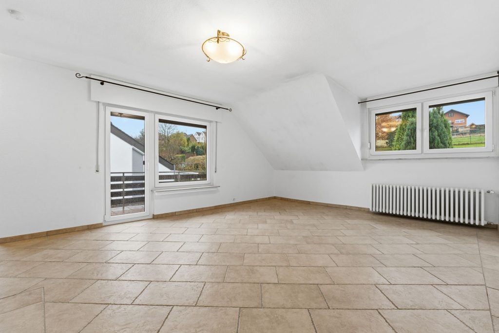 Gütelhöfer Immobilien - Immobilienangebot - Bornheim / Hemmerich - Alle - Platz für 2 Generationen! Großzügiges Einfamilienhaus mit Einliegerwohnung auf 2.244m² Grund