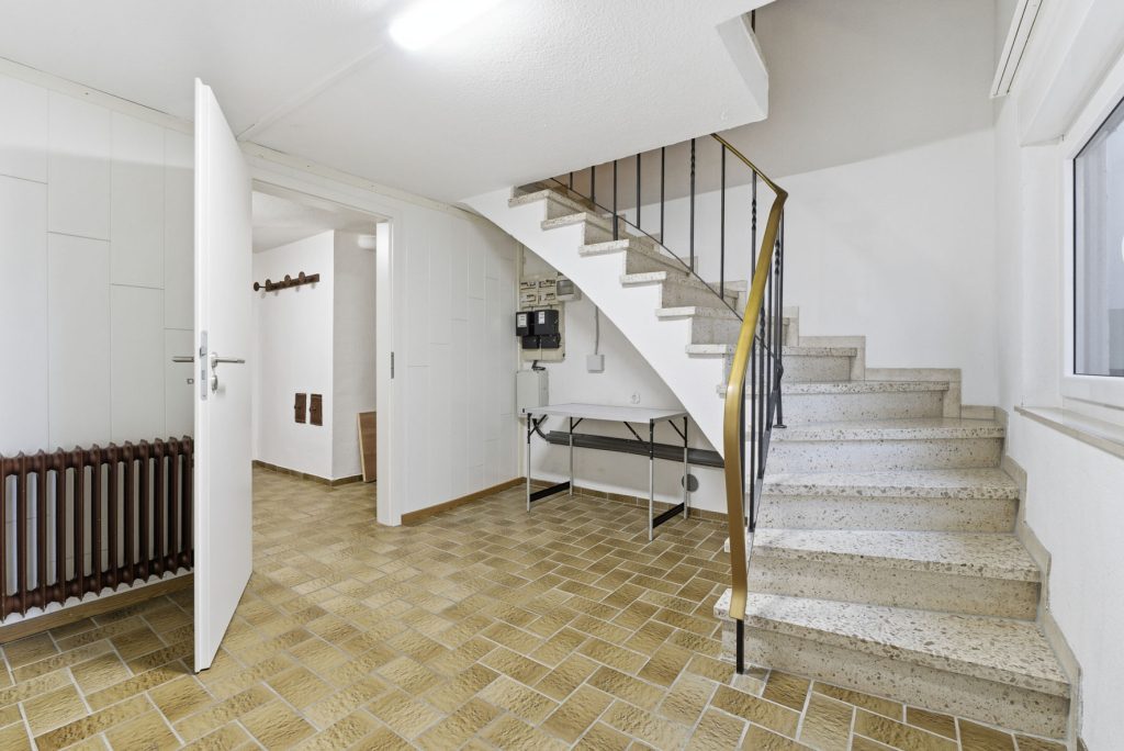 Gütelhöfer Immobilien - Immobilienangebot - Bornheim / Hemmerich - Alle - Platz für 2 Generationen! Großzügiges Einfamilienhaus mit Einliegerwohnung auf 2.244m² Grund
