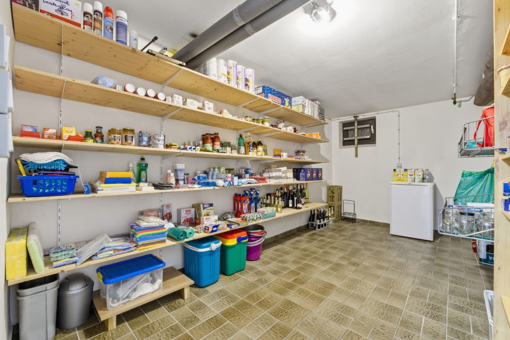 Gütelhöfer Immobilien - Immobilienangebot - Bornheim / Hemmerich - Alle - Platz für 2 Generationen! Großzügiges Einfamilienhaus mit Einliegerwohnung auf 2.244m² Grund