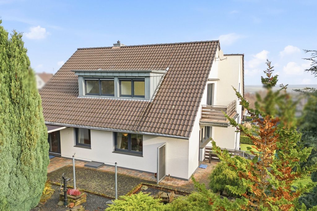 Gütelhöfer Immobilien - Immobilienangebot - Bornheim / Hemmerich - Alle - Platz für 2 Generationen! Großzügiges Einfamilienhaus mit Einliegerwohnung auf 2.244m² Grund