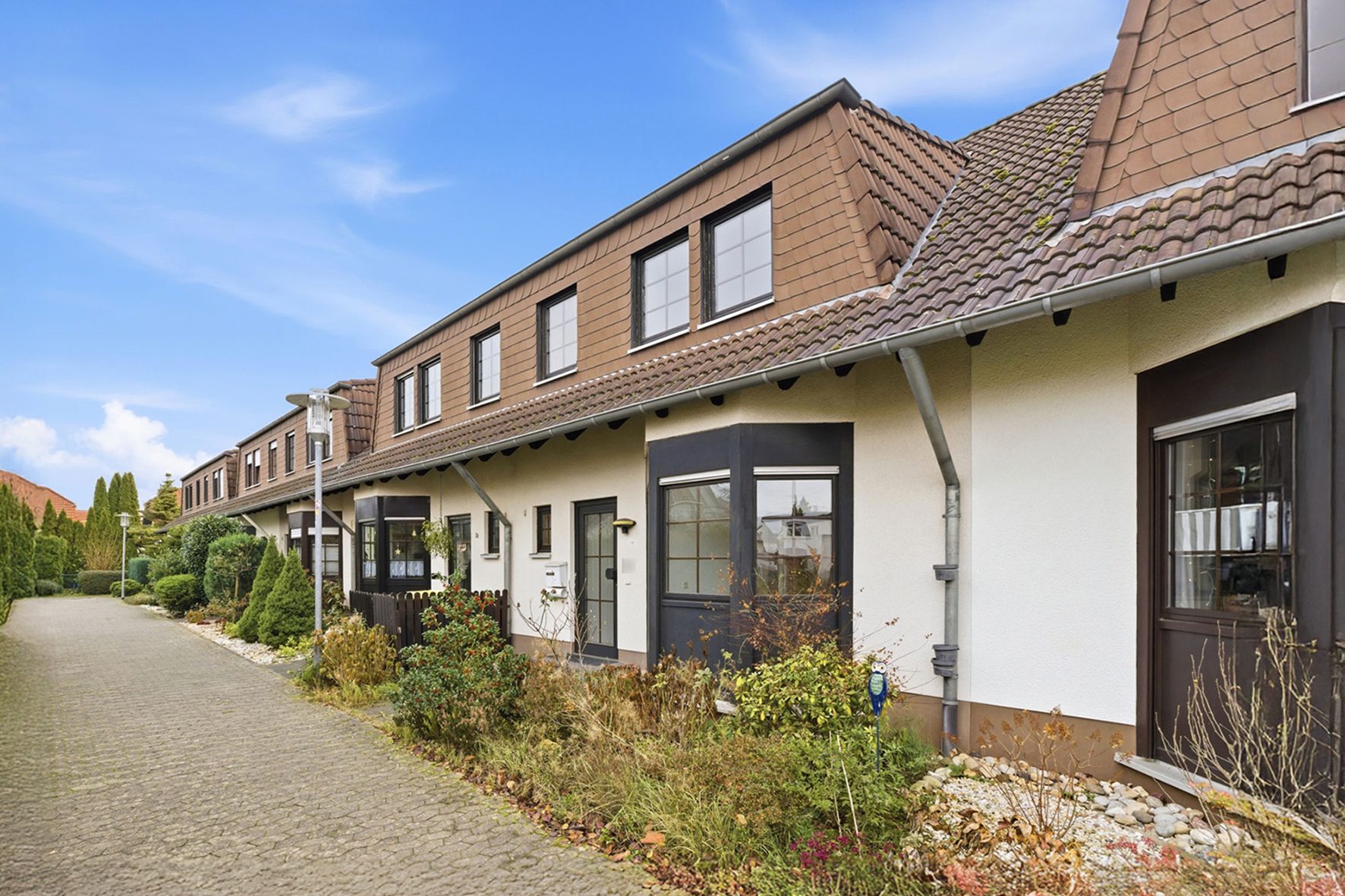 Gütelhöfer Immobilien - Immobilienangebot - Meckenheim - Alle - Bezugsfreies Reihenmittelhaus mit Terrasse, Garten und Garage in familienfreundlicher Lage