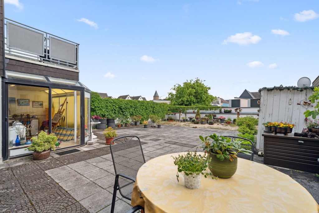 Gütelhöfer Immobilien - Immobilienangebot - Rheinbach - Alle - Big Business in Top-Lage! Solide vermietetes Wohn- und Geschäftshaus mit 948m² Fläche in der City