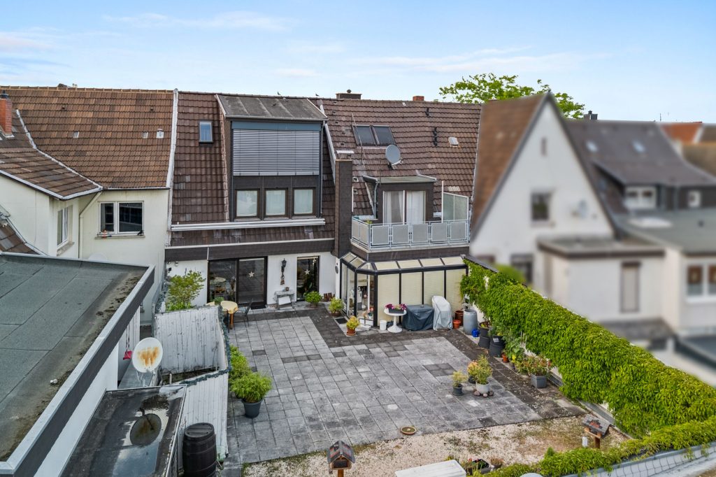 Gütelhöfer Immobilien - Immobilienangebot - Rheinbach - Alle - Big Business in Top-Lage! Solide vermietetes Wohn- und Geschäftshaus mit 948m² Fläche in der City