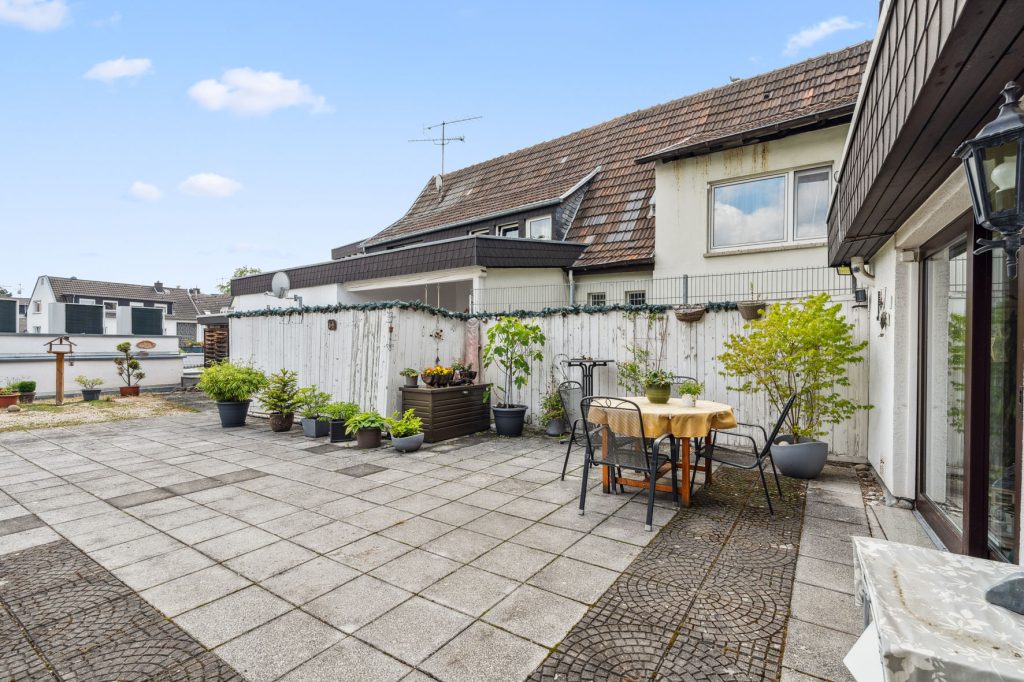 Gütelhöfer Immobilien - Immobilienangebot - Rheinbach - Alle - Big Business in Top-Lage! Solide vermietetes Wohn- und Geschäftshaus mit 948m² Fläche in der City
