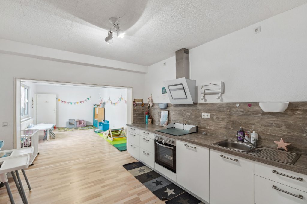 Gütelhöfer Immobilien - Immobilienangebot - Rheinbach - Alle - Kapitalanleger aufgepasst! 2 Gewerbe- und 4 Wohneinheiten mit 574m² vermietbarer Fläche im Zentrum
