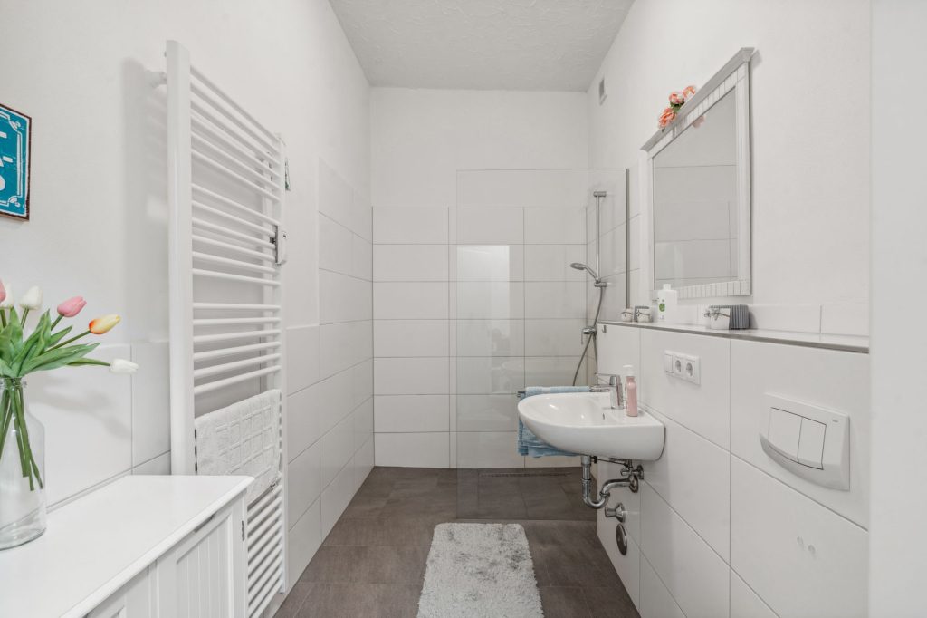 Gütelhöfer Immobilien - Immobilienangebot - Rheinbach - Alle - Kapitalanleger aufgepasst! 2 Gewerbe- und 4 Wohneinheiten mit 574m² vermietbarer Fläche im Zentrum