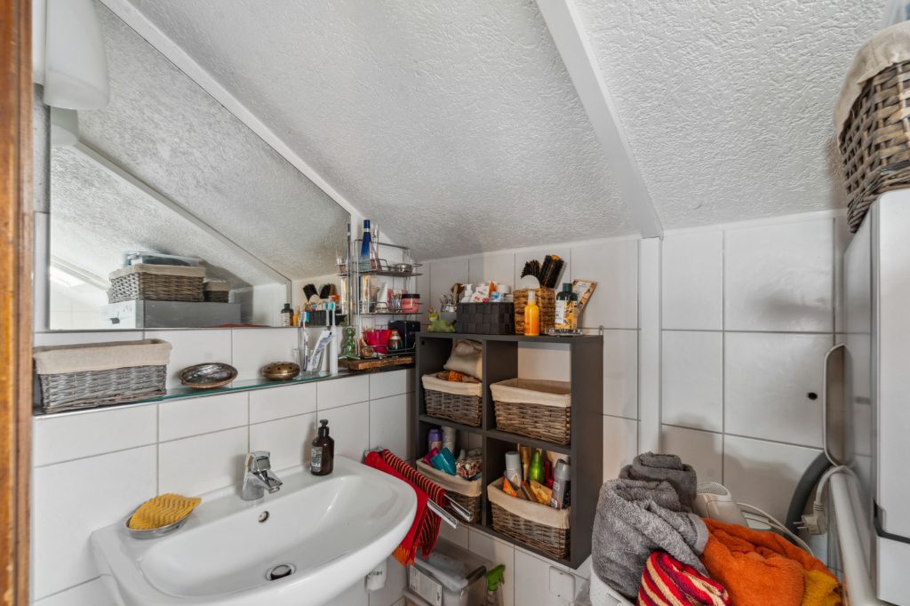 Gütelhöfer Immobilien - Immobilienangebot - Rheinbach - Alle - Kapitalanleger aufgepasst! 2 Gewerbe- und 4 Wohneinheiten mit 574m² vermietbarer Fläche im Zentrum
