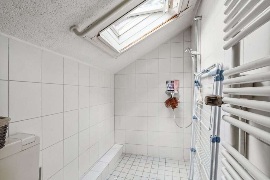 Gütelhöfer Immobilien - Immobilienangebot - Rheinbach - Alle - Kapitalanleger aufgepasst! 2 Gewerbe- und 4 Wohneinheiten mit 574m² vermietbarer Fläche im Zentrum