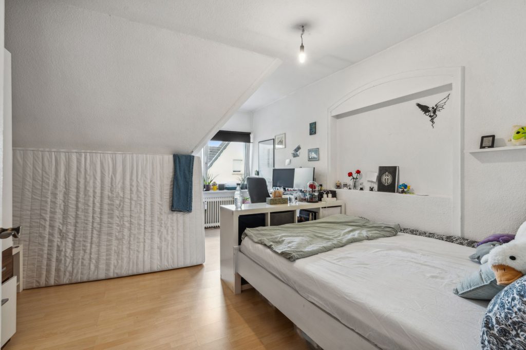 Gütelhöfer Immobilien - Immobilienangebot - Rheinbach - Alle - Kapitalanleger aufgepasst! 2 Gewerbe- und 4 Wohneinheiten mit 574m² vermietbarer Fläche im Zentrum
