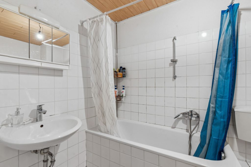 Gütelhöfer Immobilien - Immobilienangebot - Rheinbach - Alle - Kapitalanleger aufgepasst! 2 Gewerbe- und 4 Wohneinheiten mit 574m² vermietbarer Fläche im Zentrum