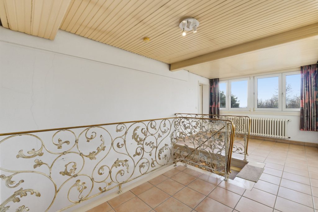 Gütelhöfer Immobilien - Immobilienangebot - Rheinbach / Todenfeld - Alle - Exklusives Anwesen mit Innenpool und Weitblick über die Voreifel auf einem 1.786m² Traumgrundstück!