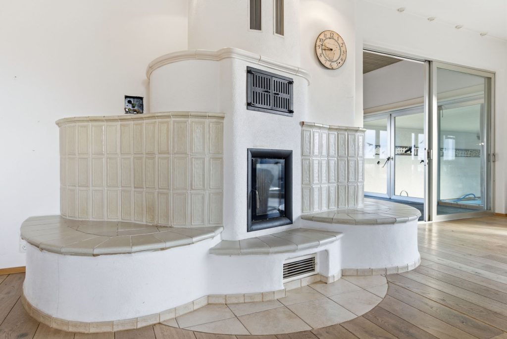 Gütelhöfer Immobilien - Immobilienangebot - Rheinbach / Todenfeld - Alle - Exklusives Anwesen mit Innenpool und Weitblick über die Voreifel auf einem 1.786m² Traumgrundstück!