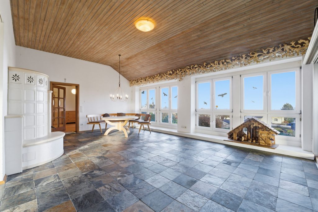 Gütelhöfer Immobilien - Immobilienangebot - Rheinbach / Todenfeld - Alle - Exklusives Anwesen mit Innenpool und Weitblick über die Voreifel auf einem 1.786m² Traumgrundstück!