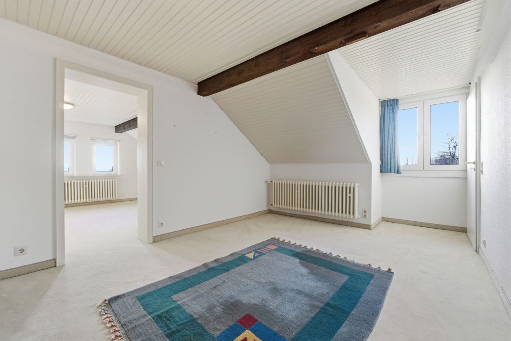 Gütelhöfer Immobilien - Immobilienangebot - Rheinbach / Todenfeld - Alle - Exklusives Anwesen mit Innenpool und Weitblick über die Voreifel auf einem 1.786m² Traumgrundstück!