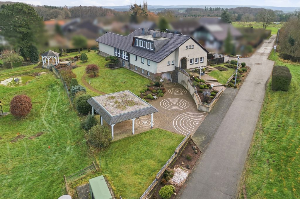 Gütelhöfer Immobilien - Immobilienangebot - Rheinbach / Todenfeld - Alle - Exklusives Anwesen mit Innenpool und Weitblick über die Voreifel auf einem 1.786m² Traumgrundstück!